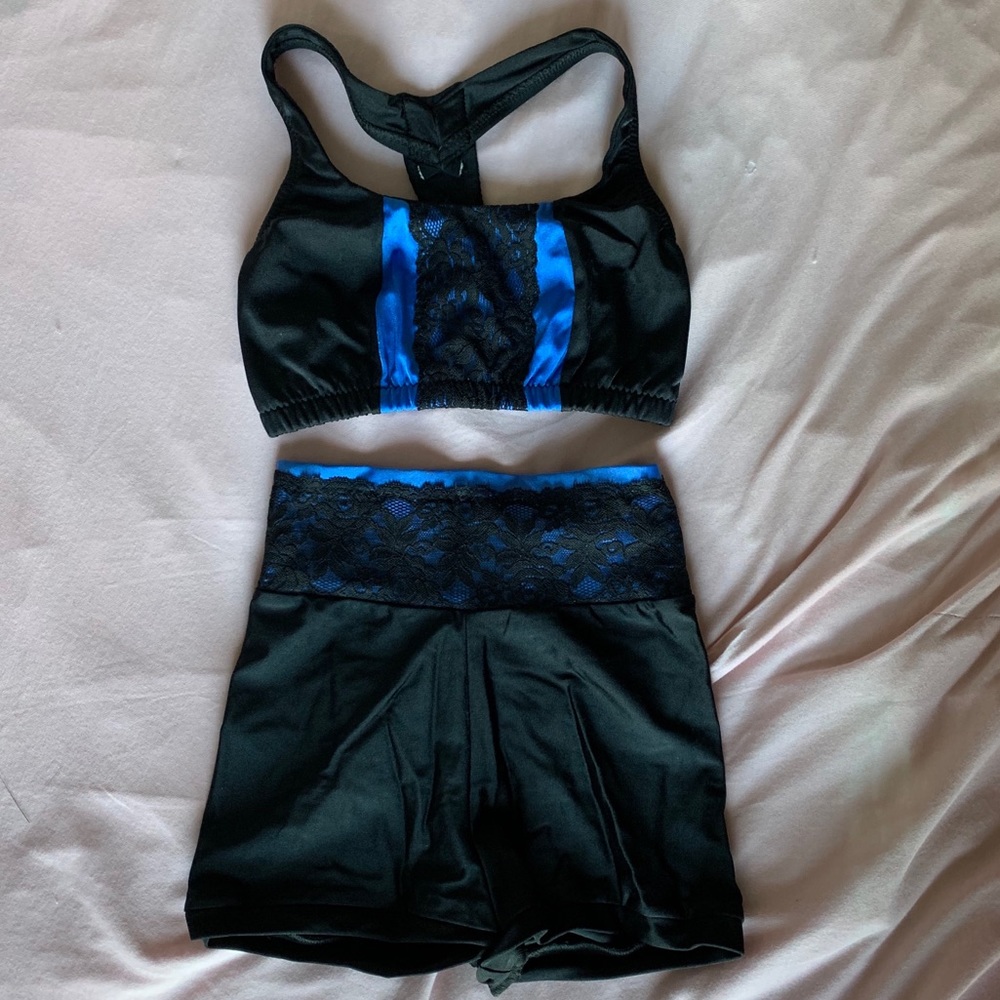 Tilt Dancewear Bra + Shorts Set